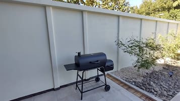 House, 2 Bedrooms, Smoking | BBQ/picnic area