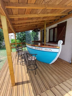 Outdoor dining - Luxury villa with amazing views in 3200m2 (Laroque-des-Albères)