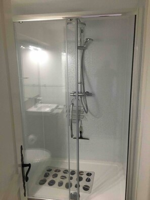 Hair dryer, towels, soap, toilet paper - Luxury villa with amazing views in 3200m2 (Laroque-des-Albères)