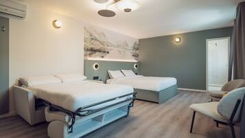 Superior Triple Room | Desk, laptop workspace, free WiFi