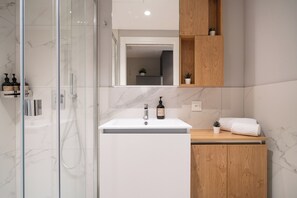Classic Double Room | Bathroom