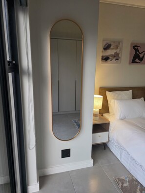 1 chambre, bureau, fer et planche à repasser, Wi-Fi gratuit