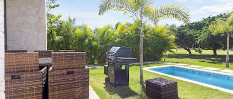 Deluxe-Apartment, 2 Schlafzimmer, Blick auf den Golfplatz | Pool