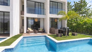 Deluxe Apartment, 2 Bedrooms, Golf View | Pool