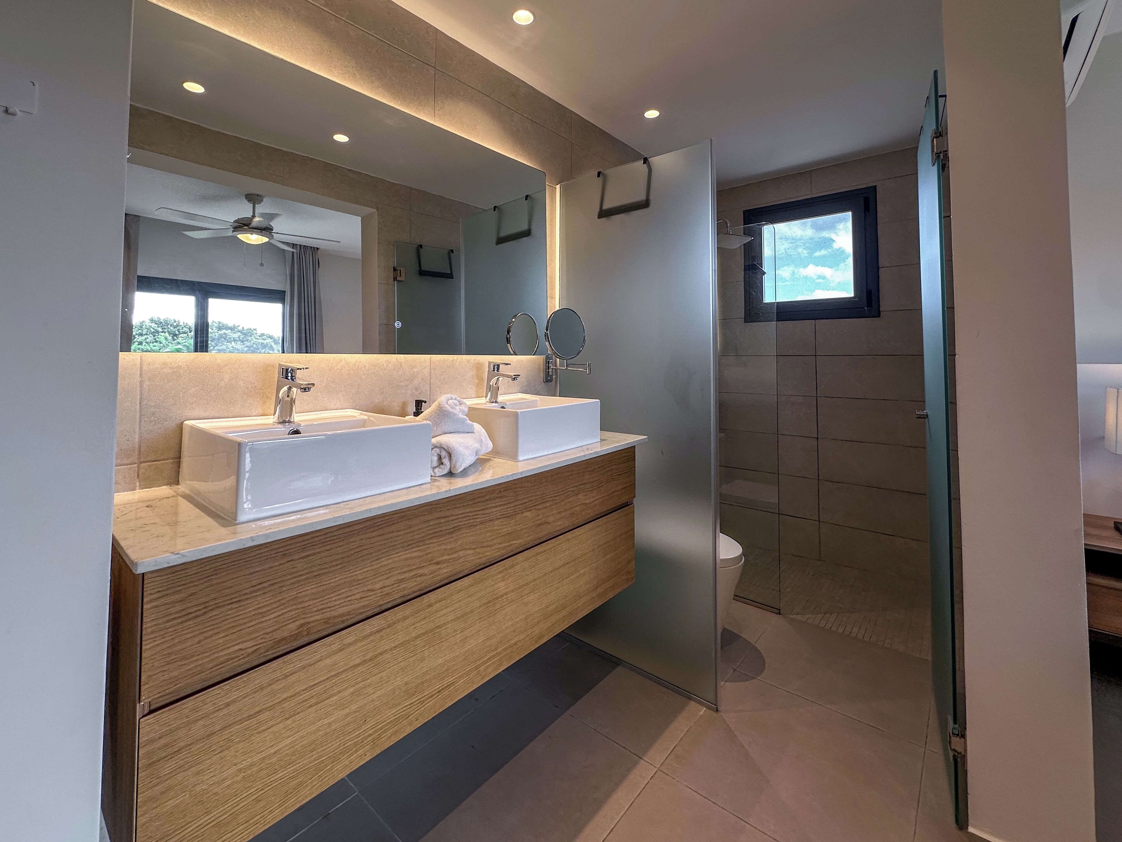 デラックス アパートメント 3 ベッドルーム ゴルフビュー | バスルーム | タオル、石鹸、シャンプー、トイレットペーパー