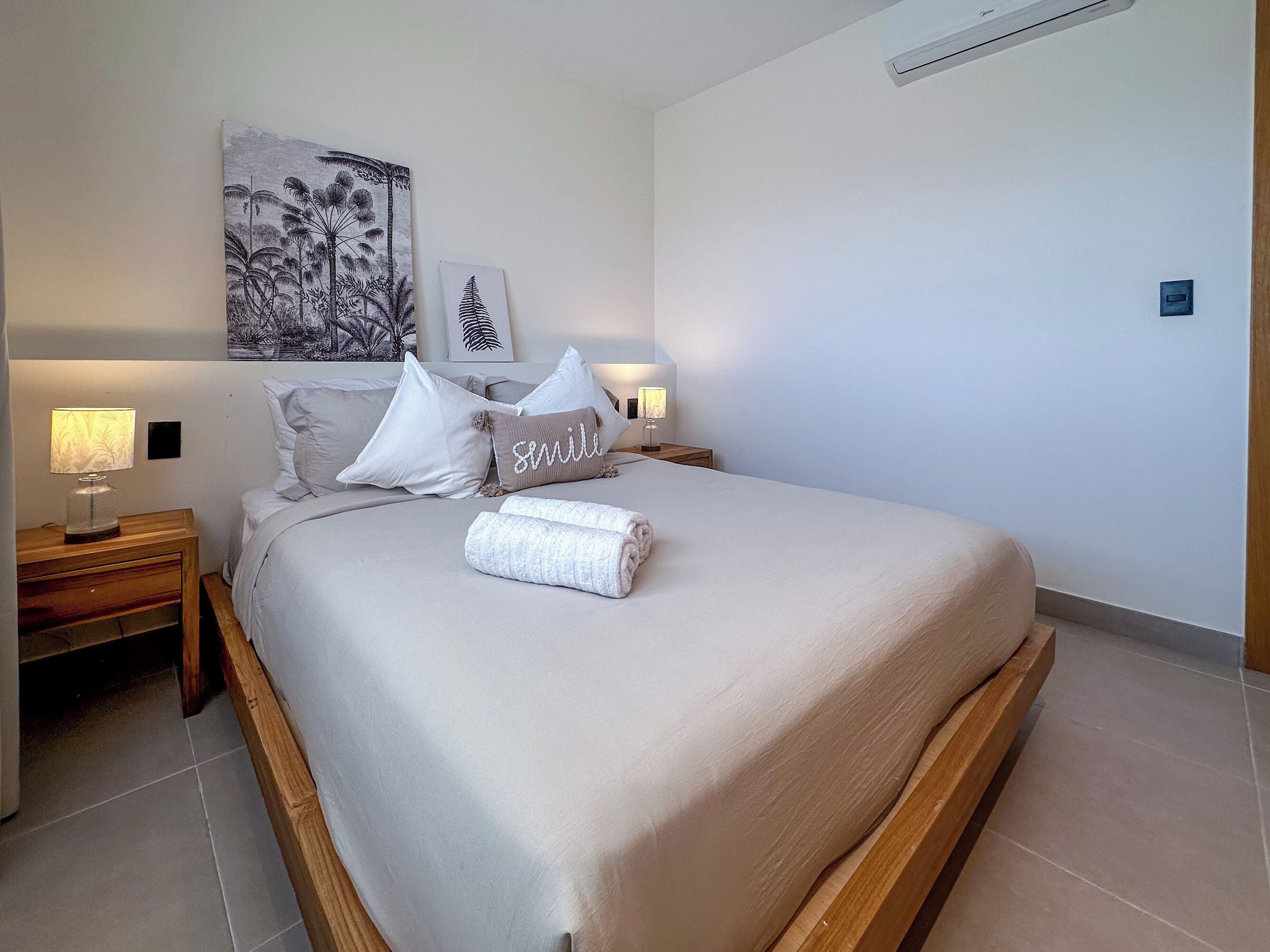 Penthouse Deluxe, 2 habitaciones, vista al campo de golf | Espacio para trabajar con laptop y tabla de planchar con plancha 