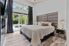 Room - Private Seagrove Beach Oasis! Designer Home, Resort Pool, Hot Tub, Steps to Gulf (Santa Rosa Beach)