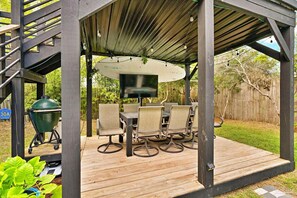 Outdoor dining - Private Seagrove Beach Oasis! Designer Home, Resort Pool, Hot Tub, Steps to Gulf (Santa Rosa Beach)