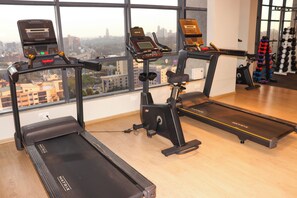 Fitness facility - Elite Residence 1 BR: Balcony, Heated Pool, Power backup, Sky Gym& 24/7 Security (Nairobi)