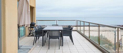 Superior-huoneisto, valtamerinäköala | Ulkoruokailutilat