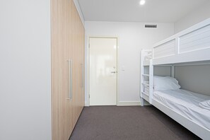 Room - Beachfront Serenity Glenelg (Glenelg)