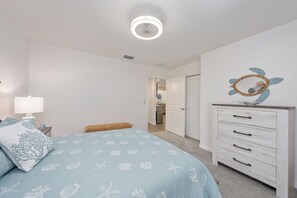 3 bedrooms, desk, iron/ironing board, free WiFi - Whispering Palm Breeze Cottage at Eastport - 3/2 w/ PRIVATE POOL in The Village of Moultrie Creek (Moultrie Creek, The Villages)
