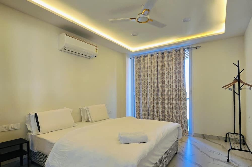 Black Stone- 3 BHK Bapu Nagar