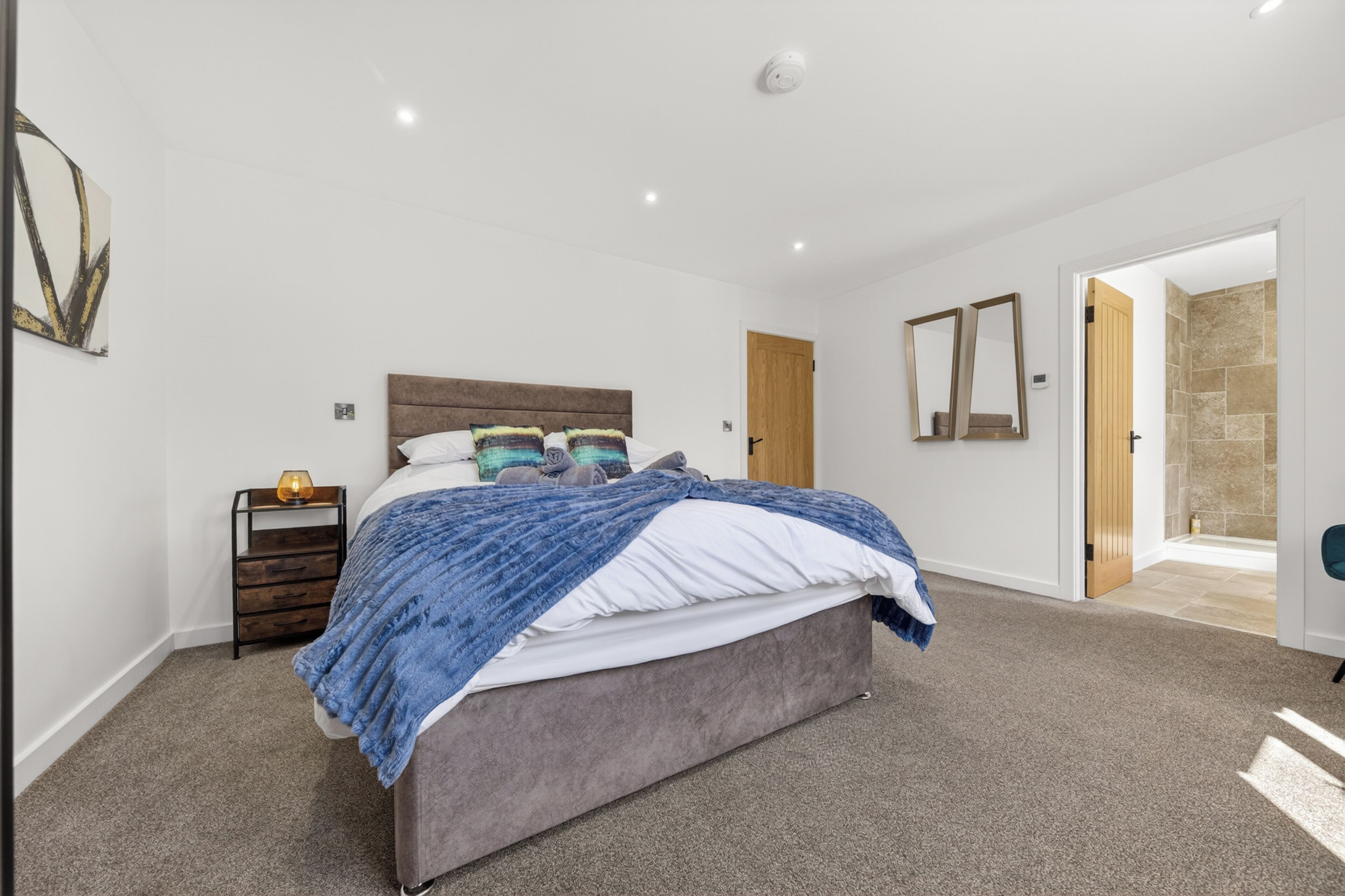 4 bedrooms, iron/ironing board, travel cot, free WiFi
