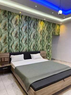 3 chambres, fer et planche à repasser, Wi-Fi, draps fournis