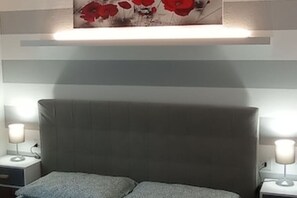 1 camera, Wi-Fi, lenzuola