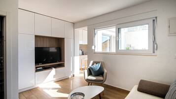 Departamento | Área de sala de estar | Smart TV de 80 cm con canales por cable