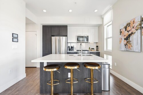 Top Floor | 1BR Corner Loft | LoHi Denver | Dog-Friendly