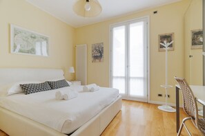 2 bedrooms, iron/ironing board - GuestHost - Modern 40m2 apartment, perfect for 4 people, located on the second floor of a building with lift.The accommodation is located in the Bocconi/Tibaldi district, a vibrant and strategic area, defined by the prestigious presence of the Bocconi Un (Milan)