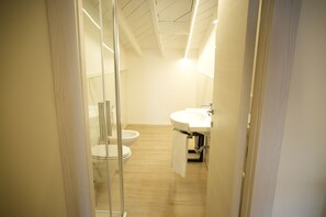 Maison mitoyenne Confort, vue cour intérieure, côté cour intérieure | Salle de bain