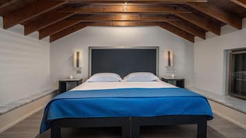 Ai Faraglioni N.4 | Premium bedding, minibar, desk, bed sheets