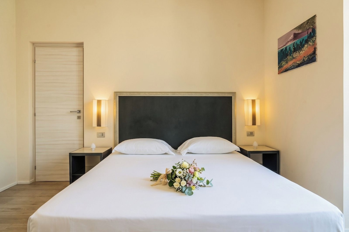 Al Ciclope N.5 | Premium bedding, minibar, desk, bed sheets