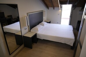 Comfort-Stadtwohnung, eigenes Bad, Blick auf den Innenhof