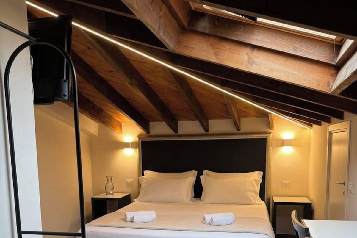 Al Pozzo N.3 | Premium bedding, minibar, desk, bed sheets