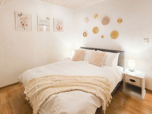 4 chambres, fer et planche à repasser, lit parapluie, Wi-Fi gratuit
