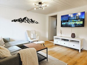 TV connectée, jeux vidéo, livres