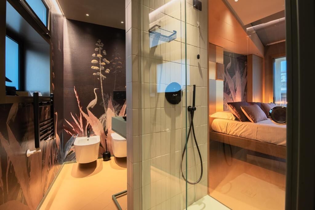 Doppia superior , balcone , vista città | Salle de bain