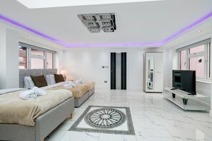 Standard House | Bed sheets