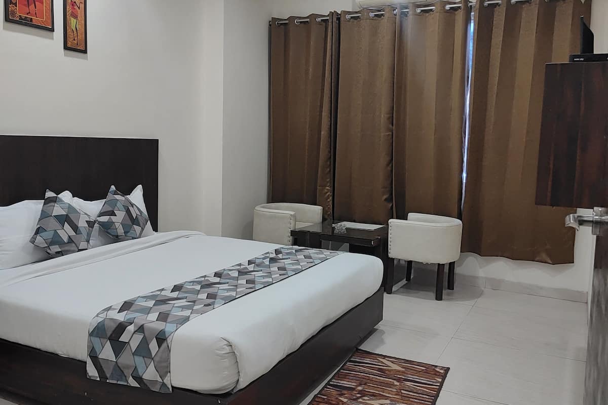 Family Room, Mountain View