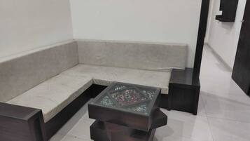 Familiekamer, uitzicht op bergen | Interieur