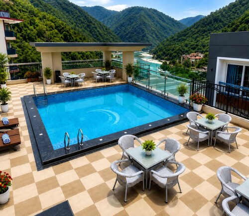 Foxoso Heights Tapovan
