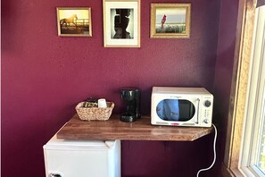 Interior - Girls’ Getaway | Free Parking | Simple Comfort (Prescott)