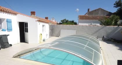 House for seasonal rental from May 1 to September 30 100 m from the beach