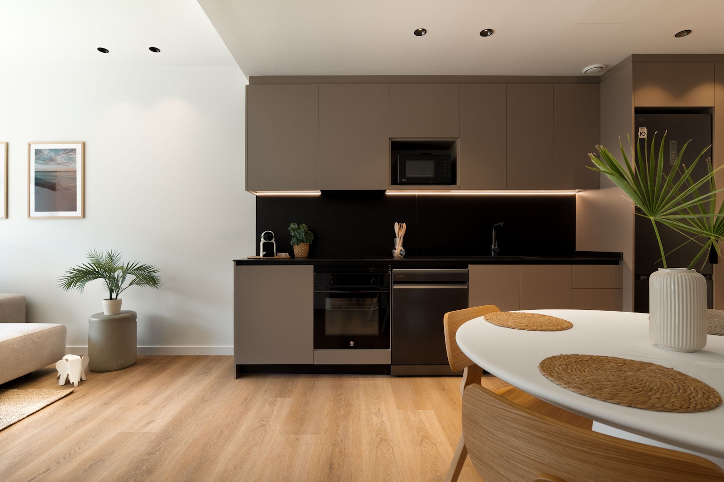 Signature-Apartment, Nichtraucher (Pool View with King bed) | Eigene Küche | Geschirrspüler, Espressomaschine, Esstisch