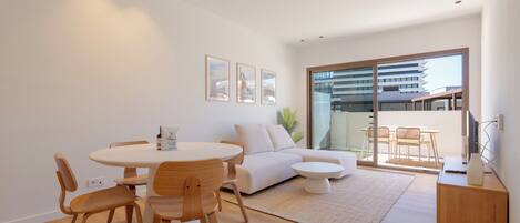 Premium Apartment, 2 Bedrooms, Poolside | Living area