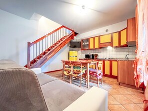 Apartment, 2 Schlafzimmer, Terrasse, Gartenblick | Wohnzimmer