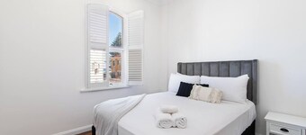 Largs 綠洲 - 海灘與碼頭景觀  