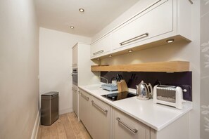 House - Charming Chelsea Studio With Victorian Elegance (London)