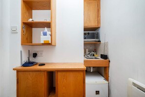 House - Compact Studio in Vibrant Pimlico (London)