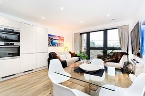 Apartment - Stylish Wandsworth Apartment in London (London)