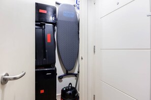 Studio | Internet - Luxury Studio in Heart of Richmond (Richmond)