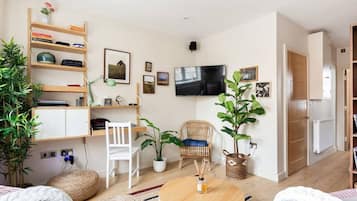 Studio | Internet