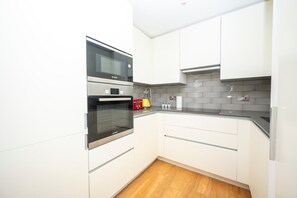 House - Modern Flat in Canning Town (London)