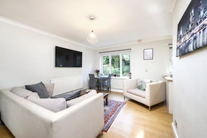 House - Cozy One-bedroom Flat in Slough (Slough)