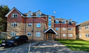 Apartment - Charming 2-bedroom Flat in London (Bromley)