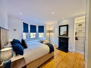 House | 4 bedrooms - Stunning 4 Bedroom House in Old Windsor (Windsor)
